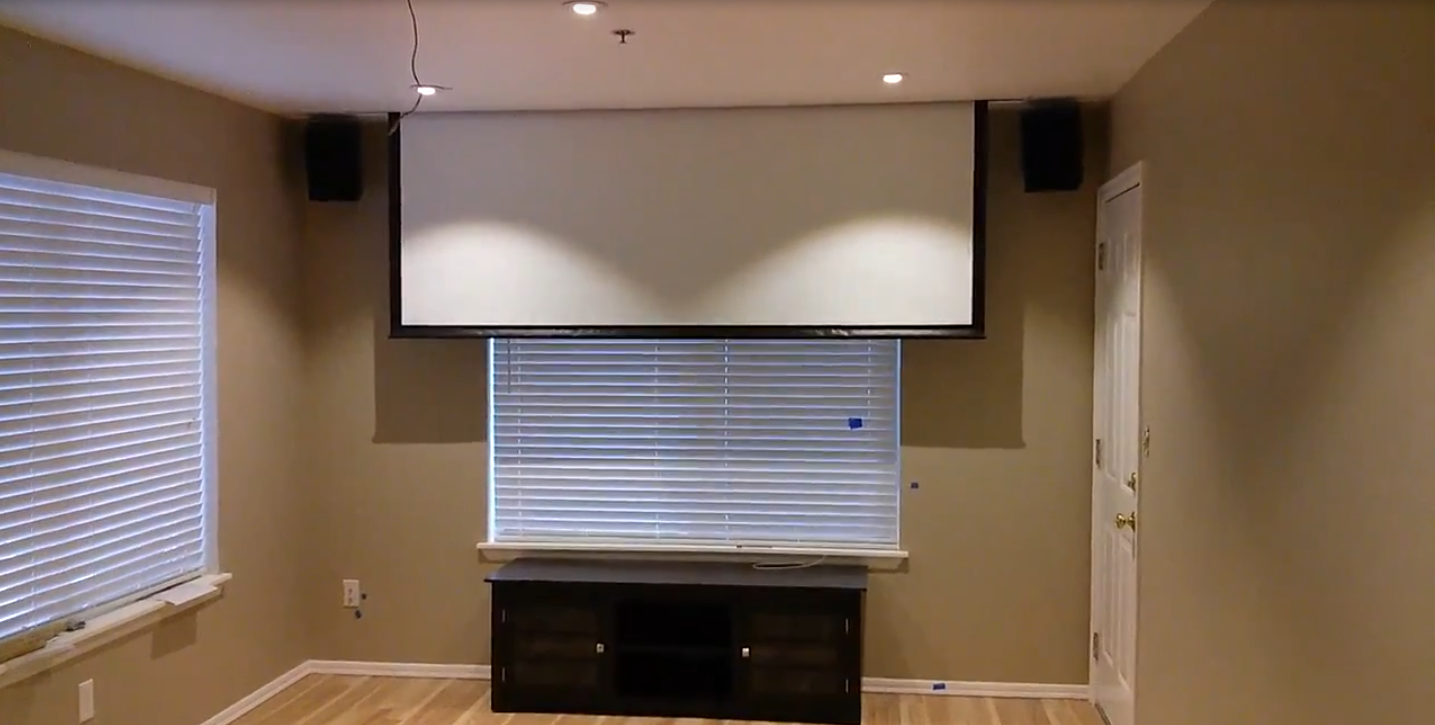 Que se necesita para ocultar un proyector y pantalla de proyección Que se necesita para ocultar un proyector y pantalla de proyección